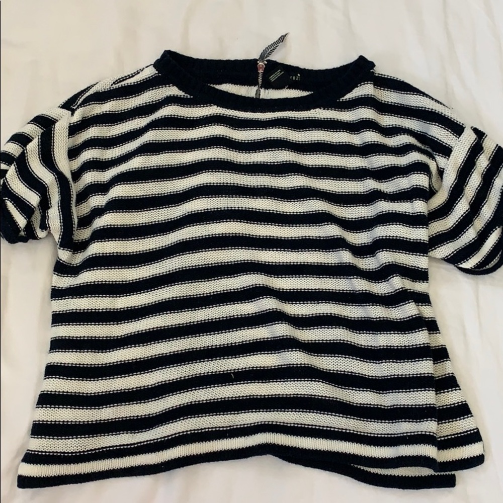 striped, knitted crop top